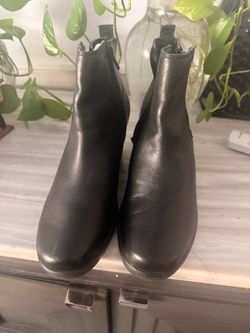 Black women boots leather NEW