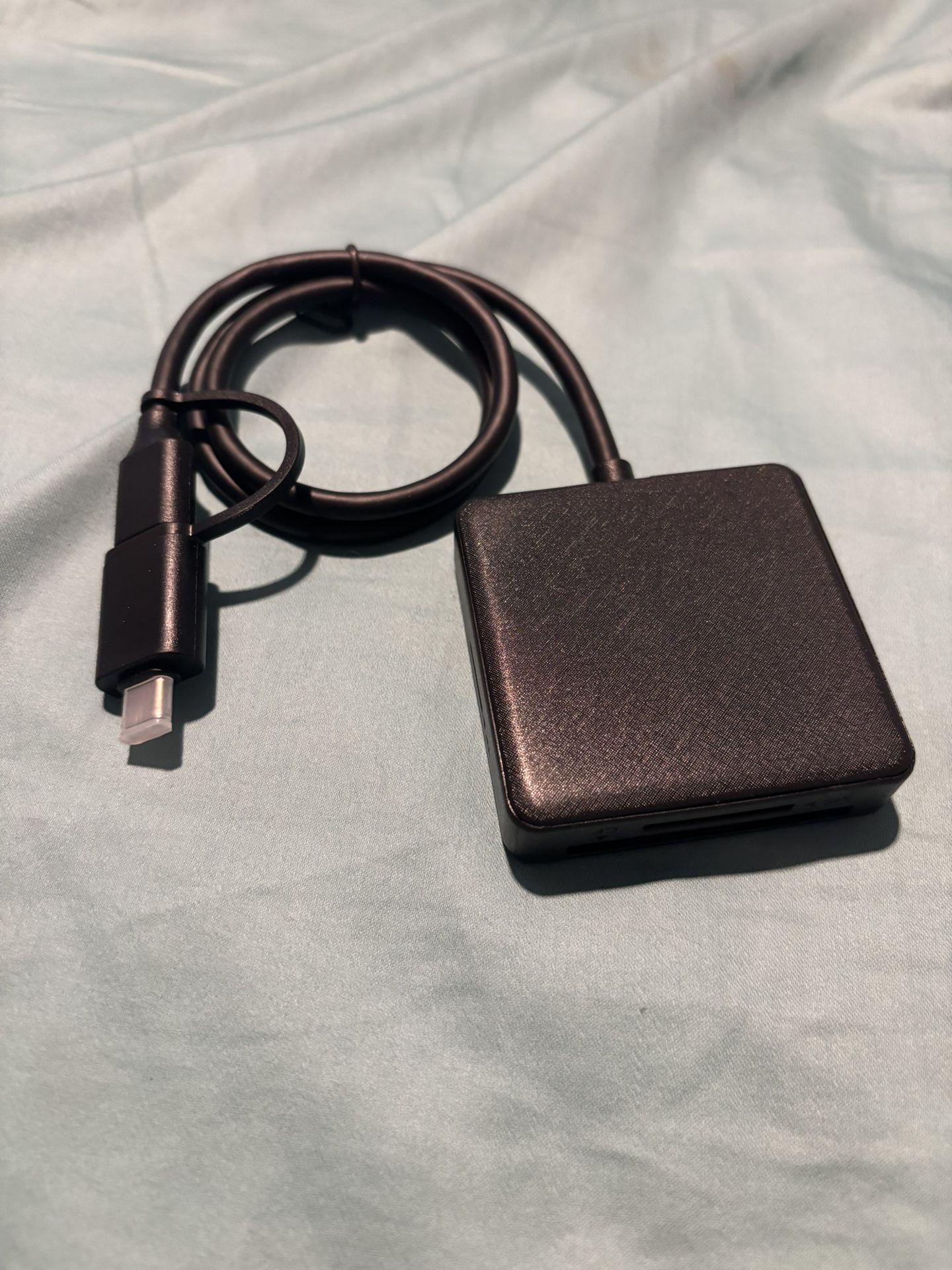Memory card reader