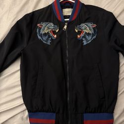 Gucci Jacket wolves size M Barely worn