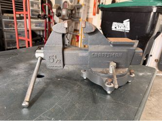 Craftsman 5-1/2 bench vice