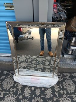 Hamilton Hills 30"x 40" framed mirror