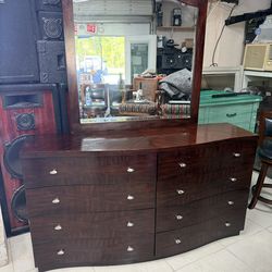 Chest dresser with mirror