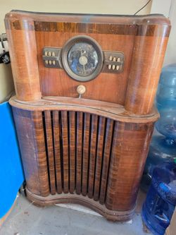 Vintage Zenith Console Floor Radio