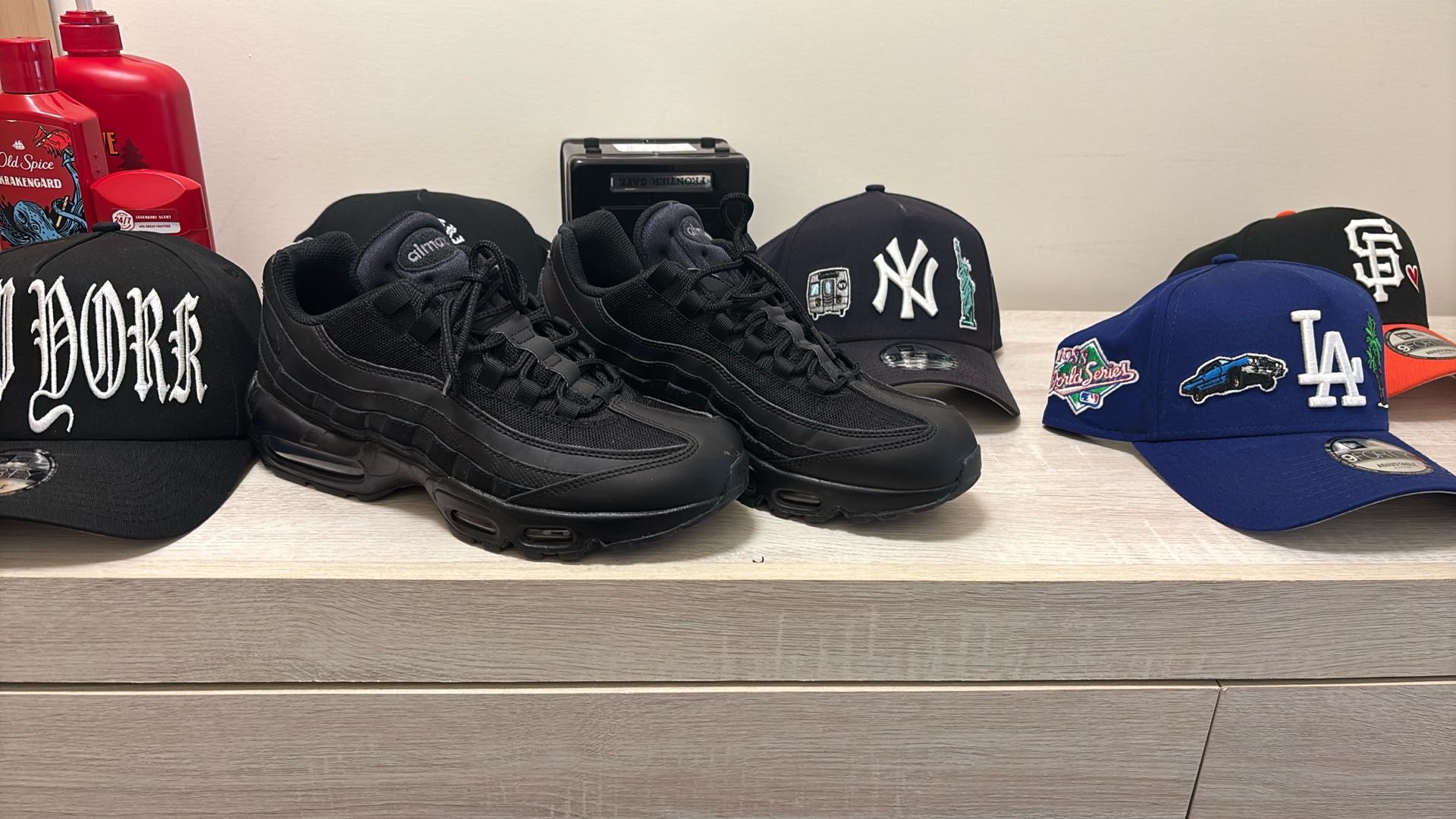 Nike Air max 95 Triple Black for Sale in King Of Prussia, PA - OfferUp