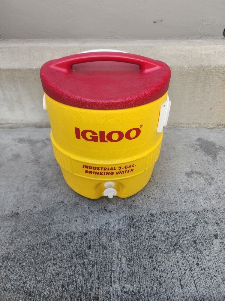 Igloo Industrial 3-gal Cooler