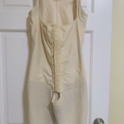 Faja Size L  Can Be Use Every Day Or Is Good After Tummy Tuck Surgery Or Lipo 