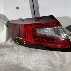 2018 2019 2021 Honda Clarity DRIVE SIDE - L Side Tail Light Oem Led