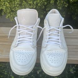 White Nike Air Jordan’s
