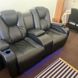 Love Seat Power Recliner. 