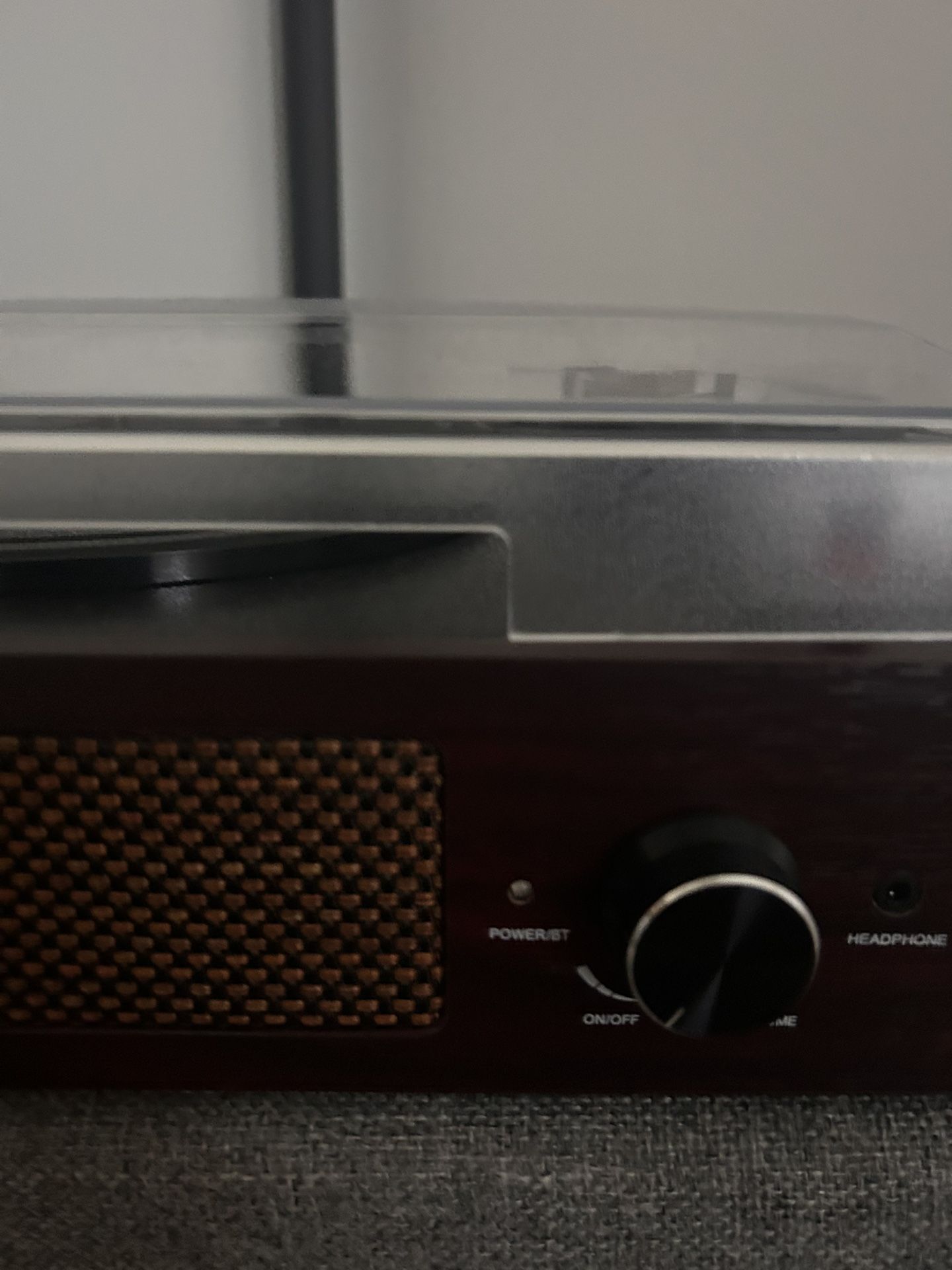 Vinyl Record Player Turntable with Built-in Bluetooth Receiver