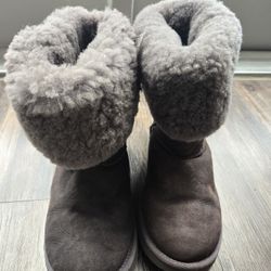 UGG Women’s Boots Size 5