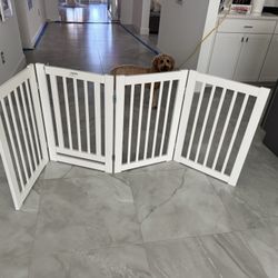 Sturdy wooden White Pet Gates (2)