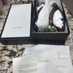 Gucci Leather flip 