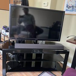 Combo (46" LCD TV, stand, soundbar, chromecast)