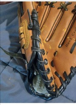 ☆☆☆Spalding Genuine Leather 18510 11 Inch Baseball Softball Glove Deep Pocket