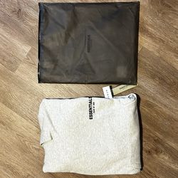 SIZE LARGE | ESSENTIALS FEAR OF GOD | LIGHT OATMEAL