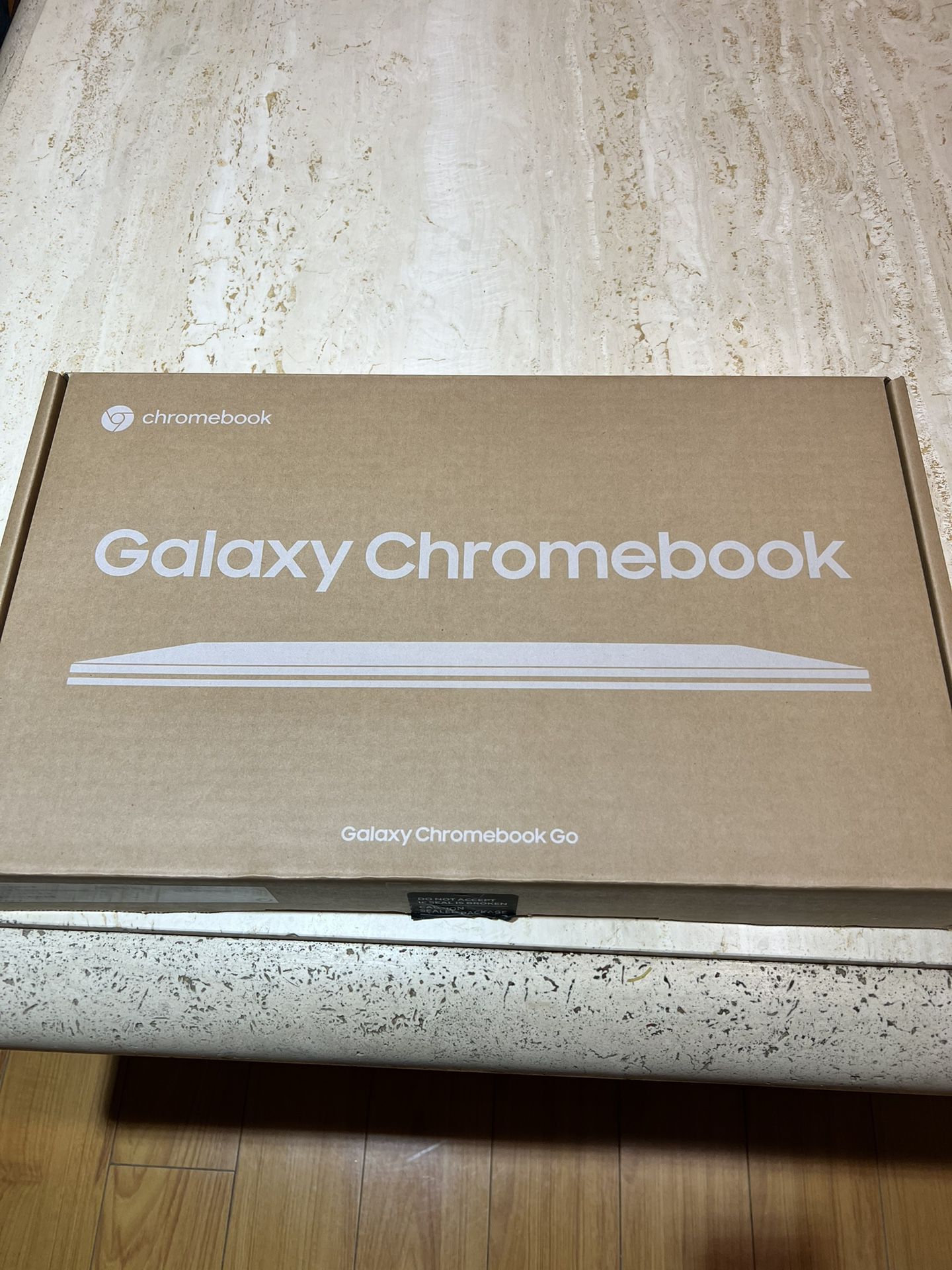 Samsung Galaxy Chromebook Go 14”, LTE, 32G, Silver