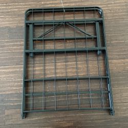 Metal bed frame platform