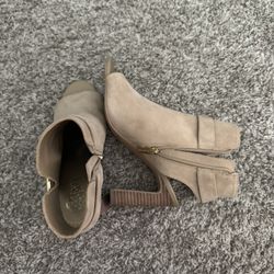 Vince Camuto Anrine Booties - New
