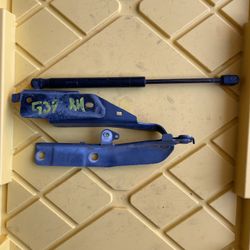 2013 G37 right hood hinge 