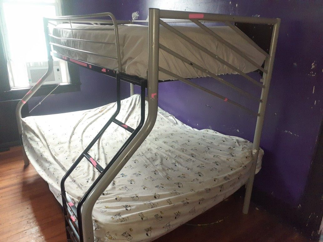 Good Bunk Beds Moving And Need To Sell