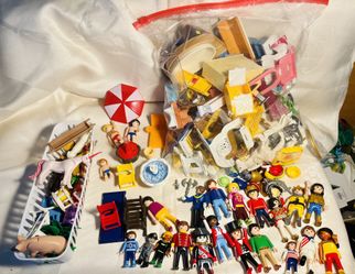 Play Mobil people and accessories