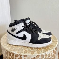 Nike Air Jordan Sneakers Size Boys 5.5Y