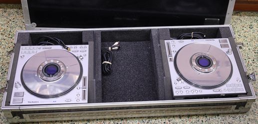 Technics SL-DZ1200 Silver DJ CD/MP3 Player with Power Cable Tested PAIR 