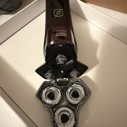 Philips Norelco Shaver kit 8000 w/all-in-one trimmer