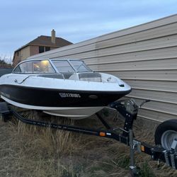 Bayliner Boat