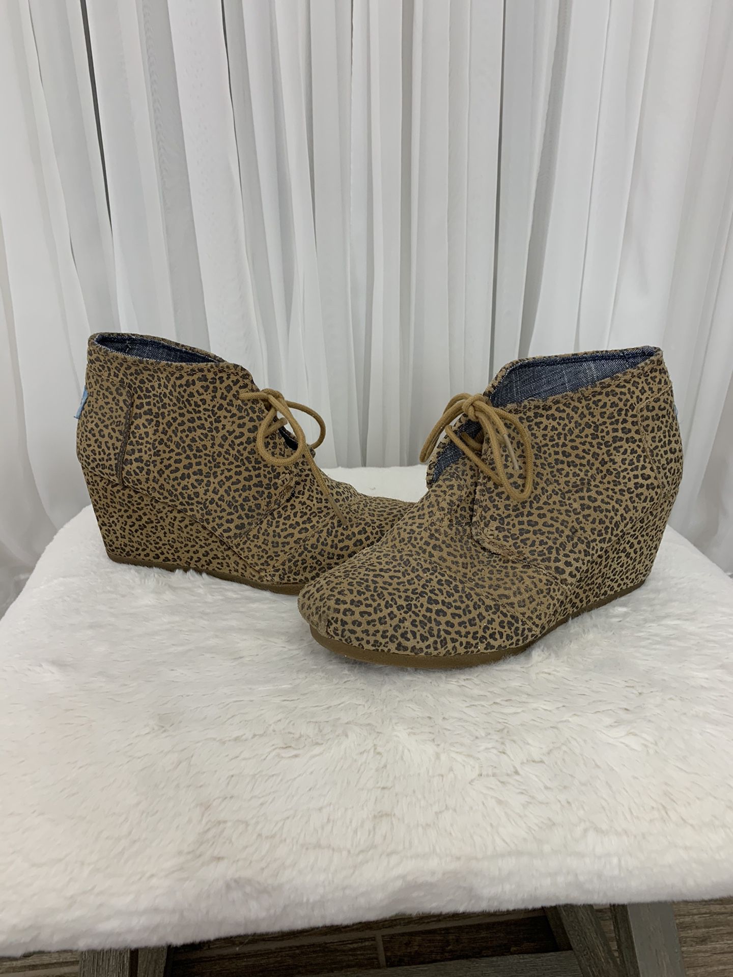 Toms Animal Print Bootie size 7.5