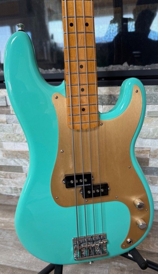 22 FENDER VINTERA II 50s P BASS UPGRADED/GIGBAG