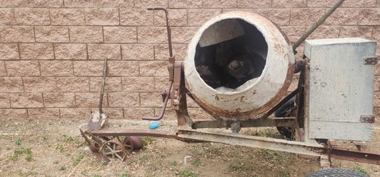 Cement mixer