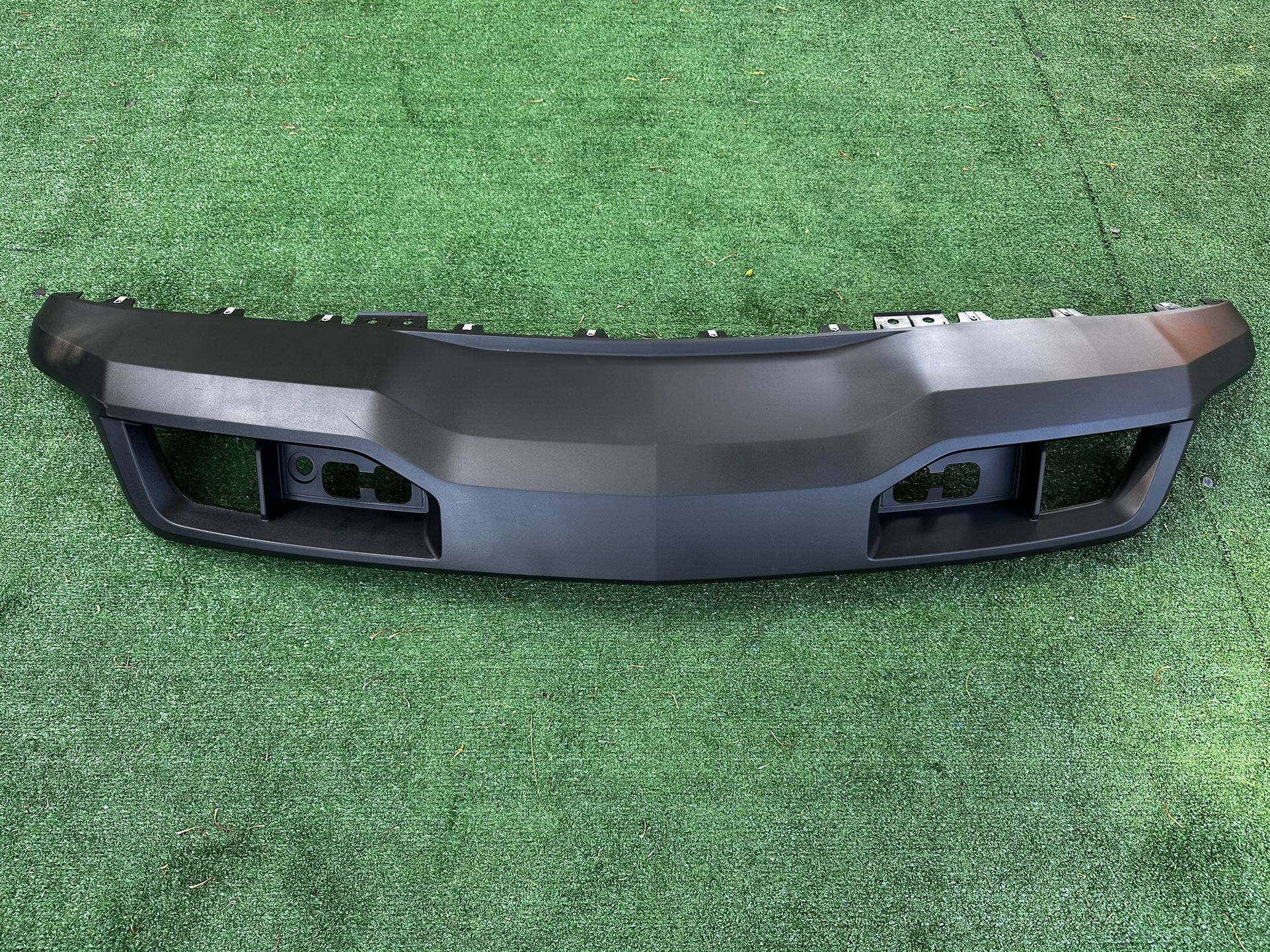 Chevrolet Silverado 1500 Front Lower Bumper Valance Bumper Delantero De Abajo 2019 2020 2021 2022