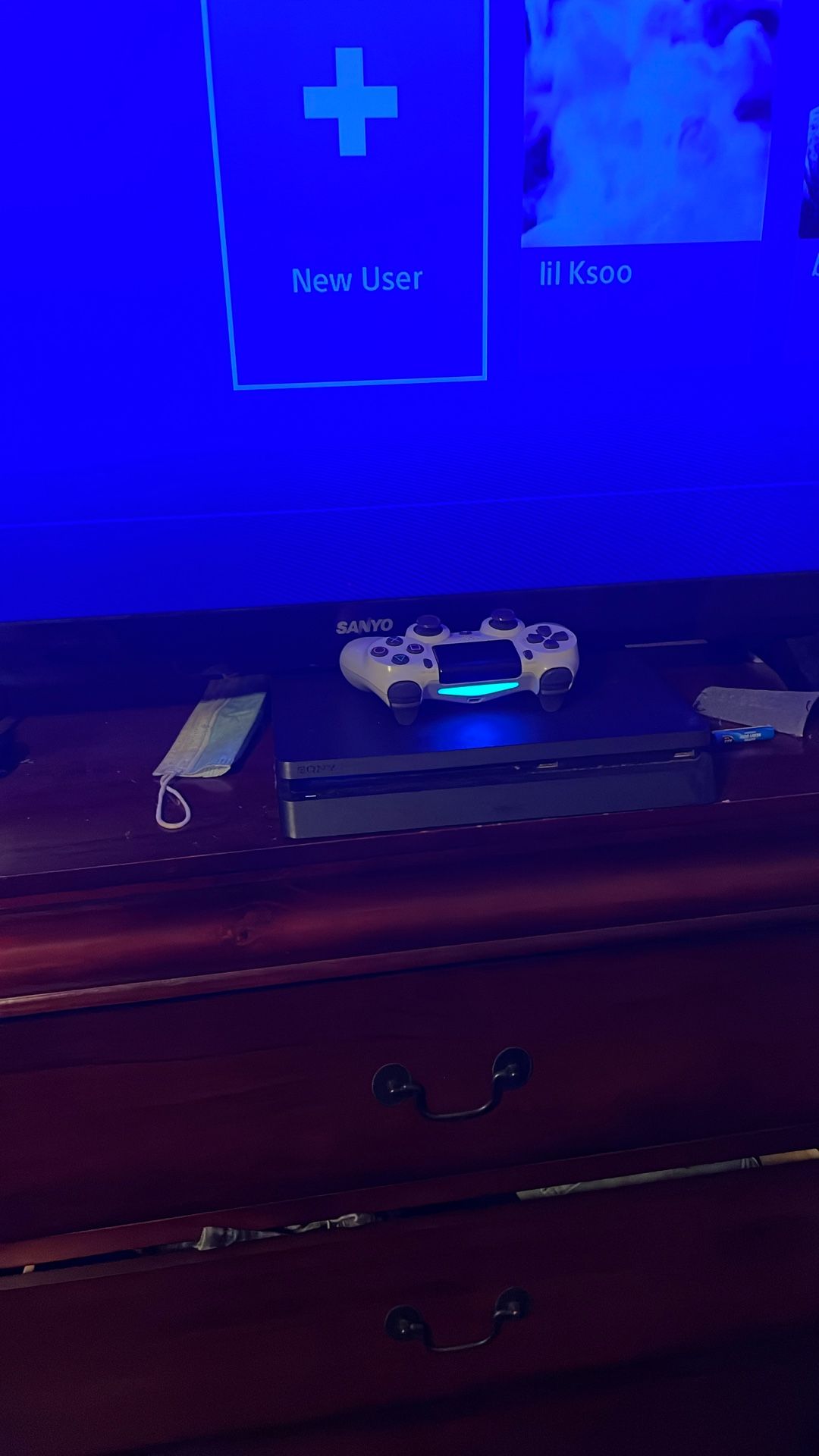 All Black PS4 Works Perfectly Fine Comes With A White Controller Also Comes With A Charger