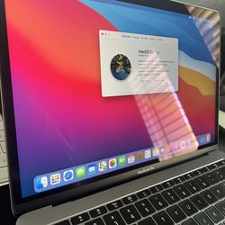 2017 MacBook Pro 13in i5 128gb SSD 8gb Memory