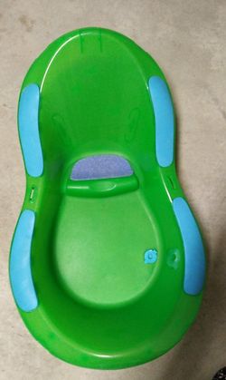 Baby bath tub