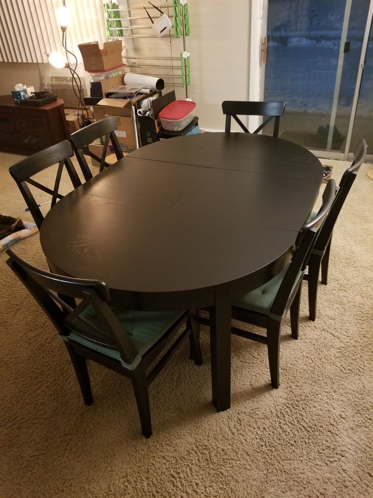 Dining table set