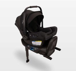 Nuna Pipa Aire RX and base