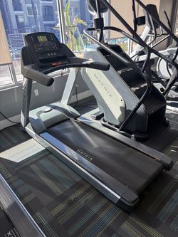 Commercial Gym Treadmills – Matrix & Precor PMX (3 Available)