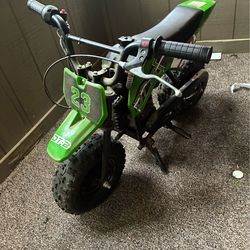 Kid motorcycle ( gas powered)