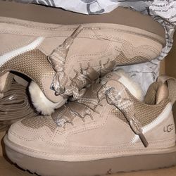 UGGS SHOE SIZE 8 BRAND NEW!! 