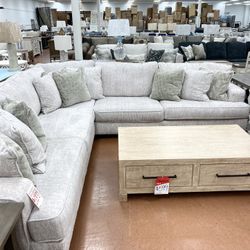 New Ashley Sectional 🔥🔥 IN STOCK NOW