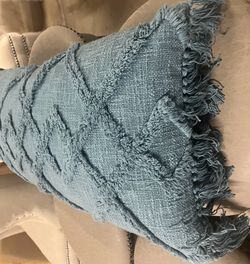Decorative throw pillow (extra long) - Brand New 