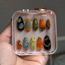 Custom press on nails