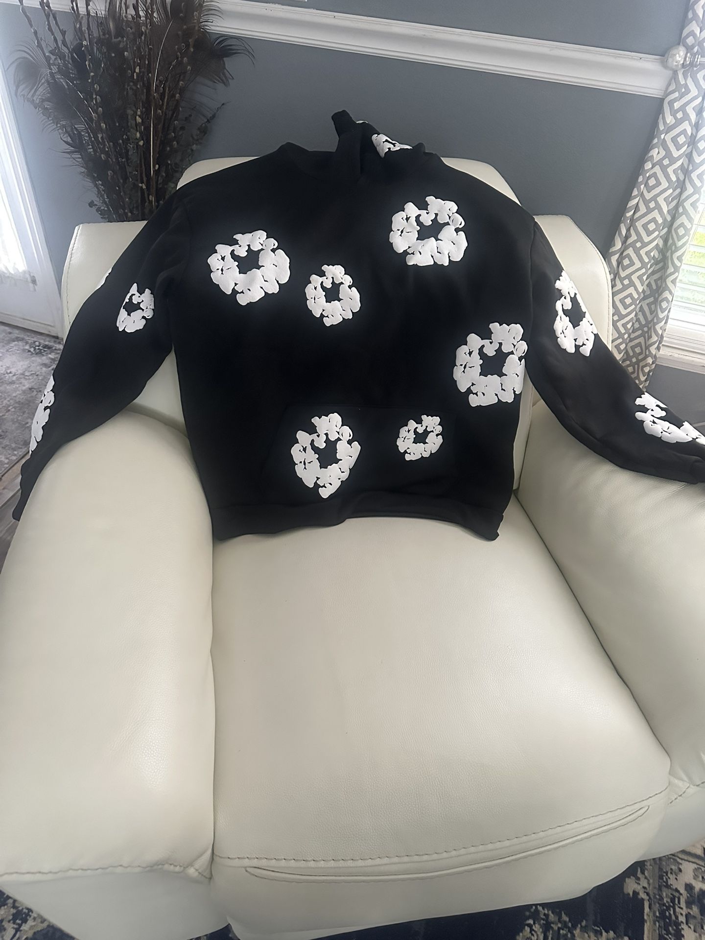 Denim Tear The cotton Wreath sweatshirt Black And White Hoodie. 