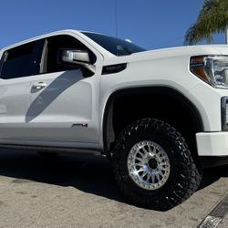 Kmc 445 Beadlock 17x9 6x139.7 +0 Offset With Toyo R/T Pro 35x12.50R17 Tires 🔥🔥🔥