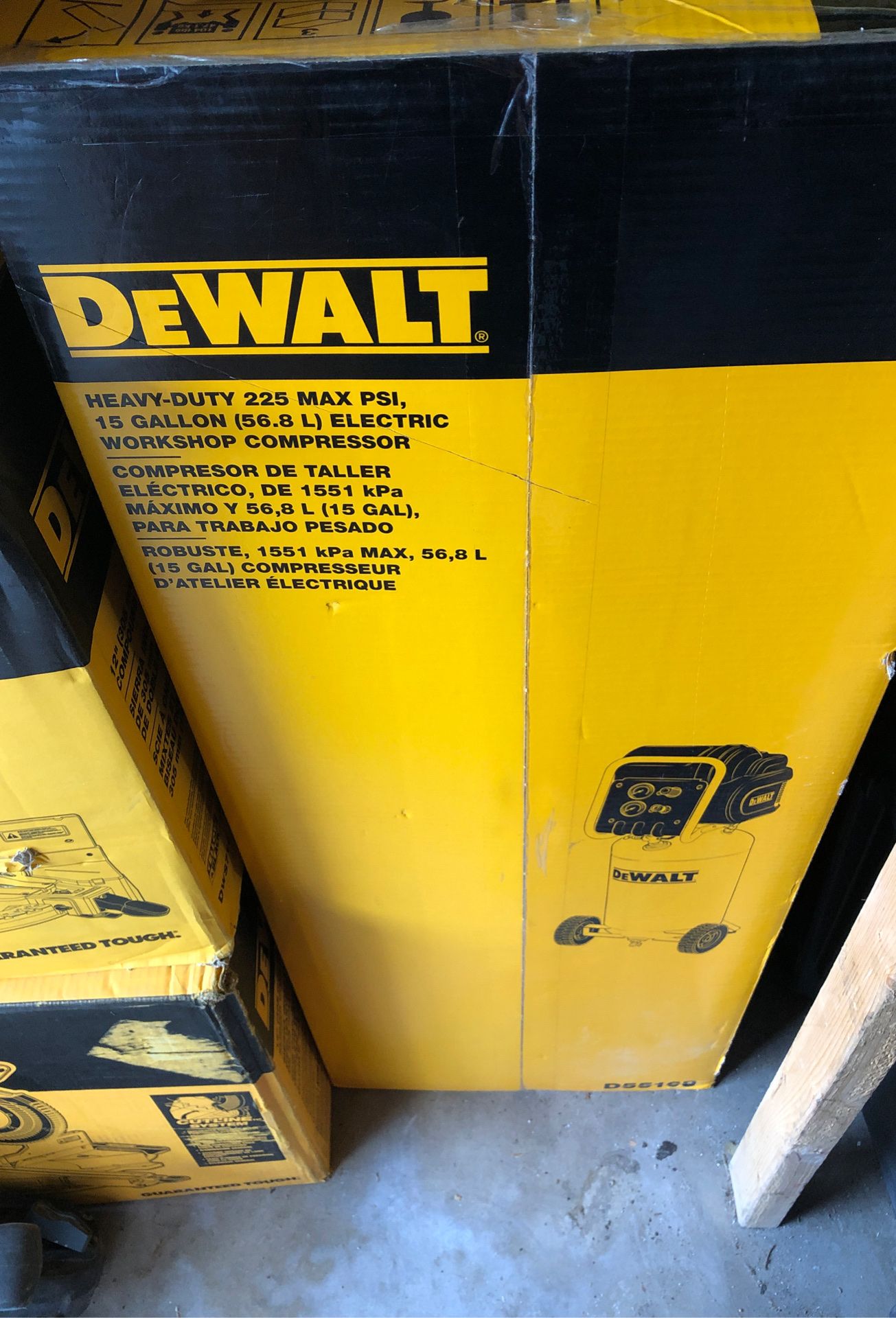 Dewalk heavy duty 225 max psi 15 gallon compressor