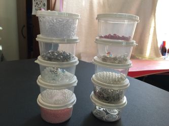 Containers with beads