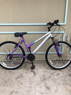 MagnaGreat Divide Hard Tail mountain bike 22” frame